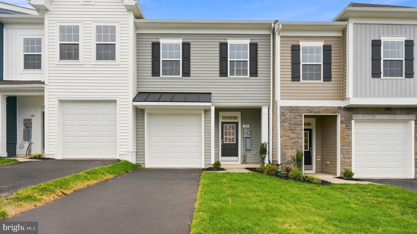 613 SLICK TER Property Photo 1