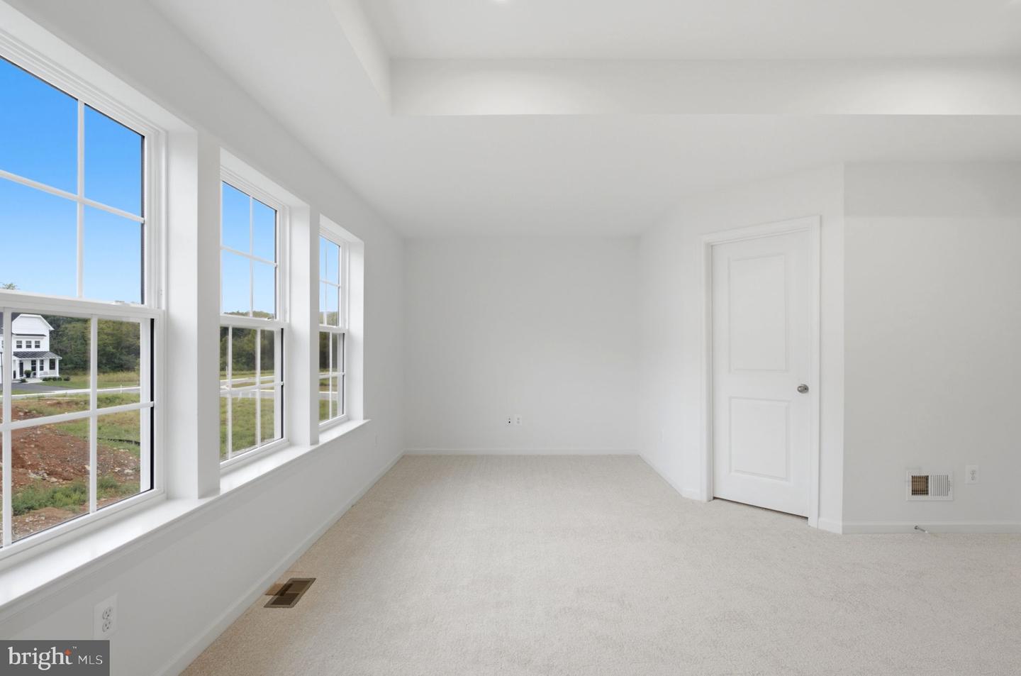 613 Slick Ter Property Photo 4