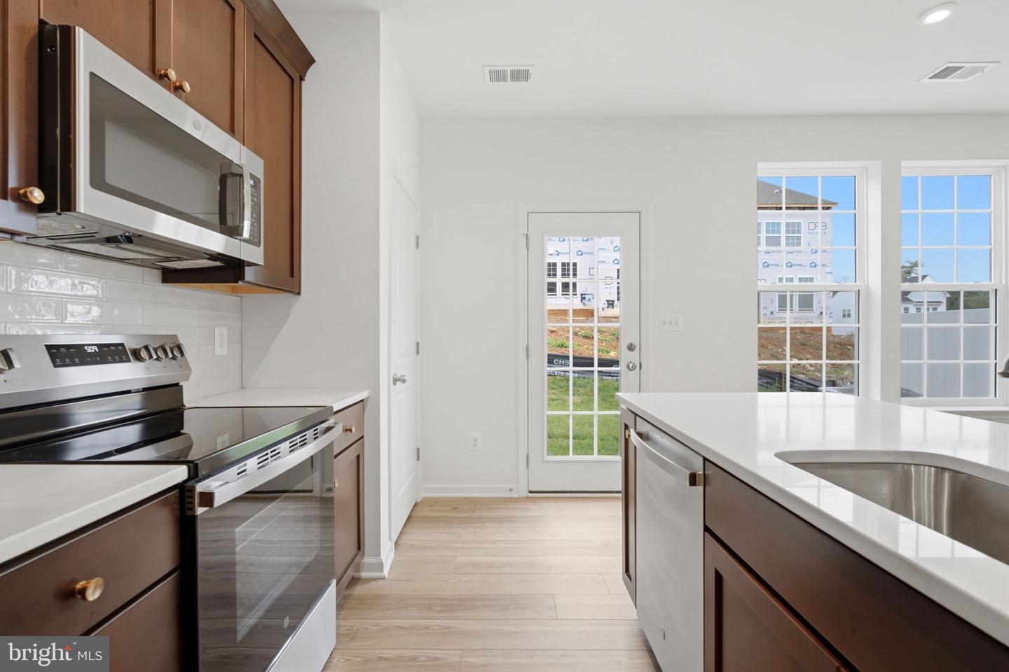 613 Slick Ter Property Photo 10