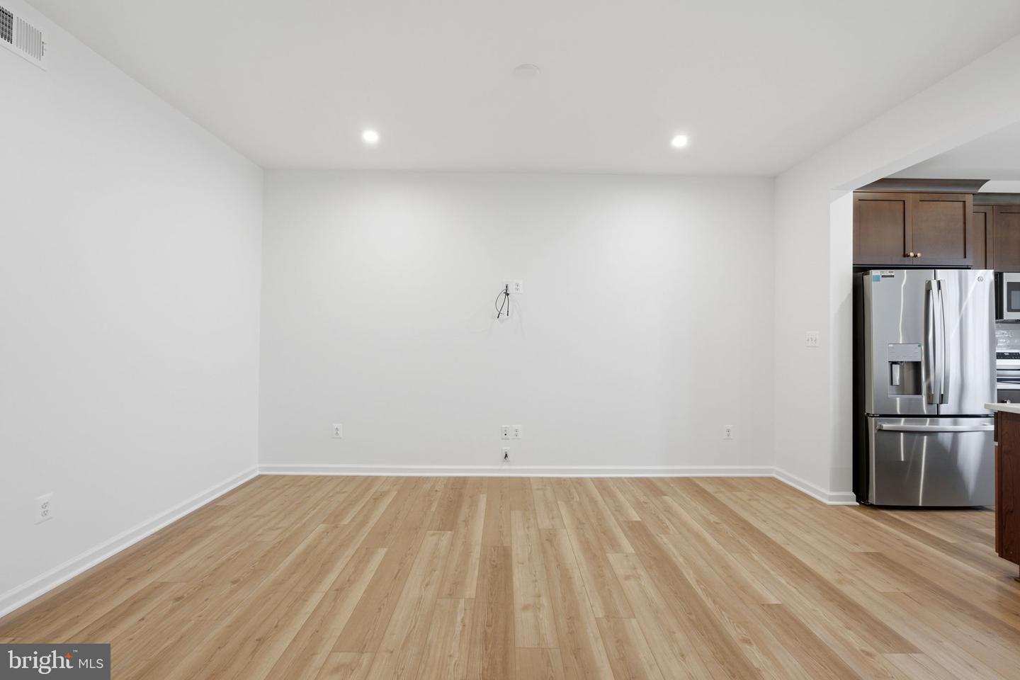 613 Slick Ter Property Photo 11
