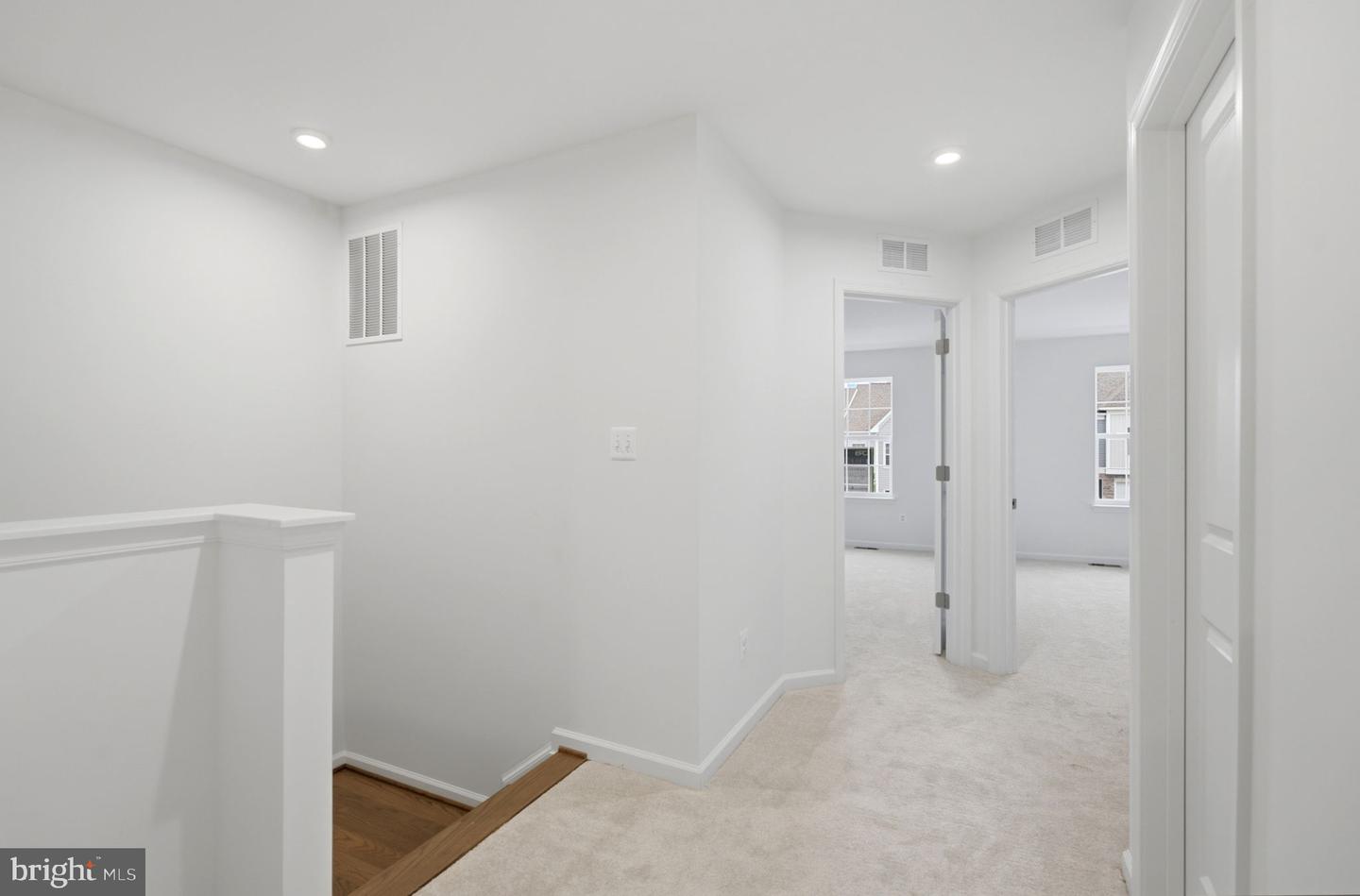 613 Slick Ter Property Photo 12