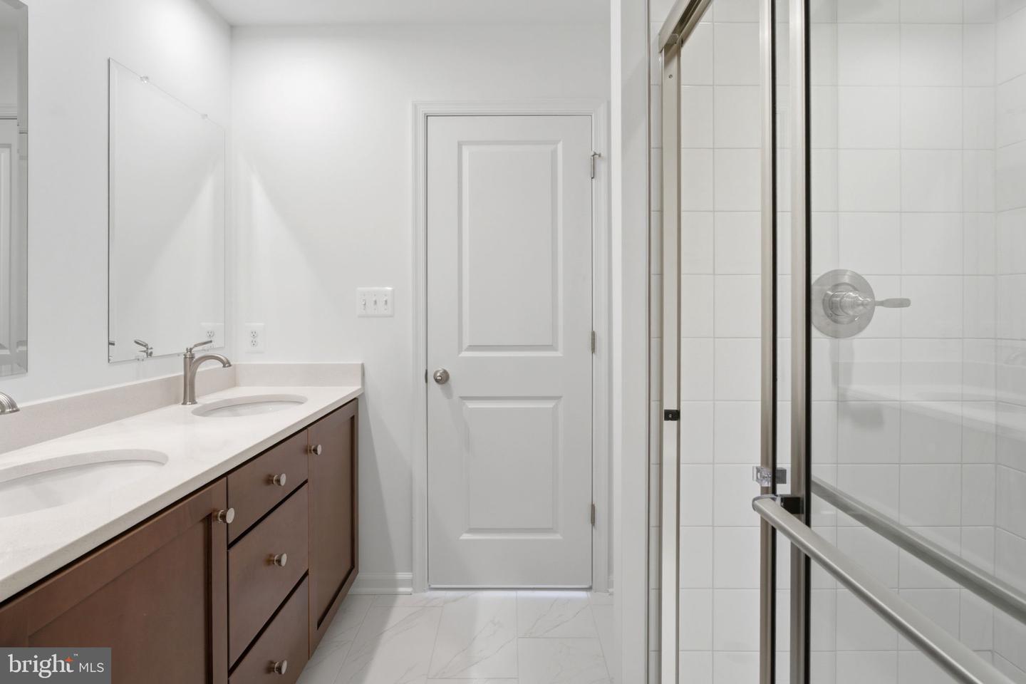 613 Slick Ter Property Photo 17