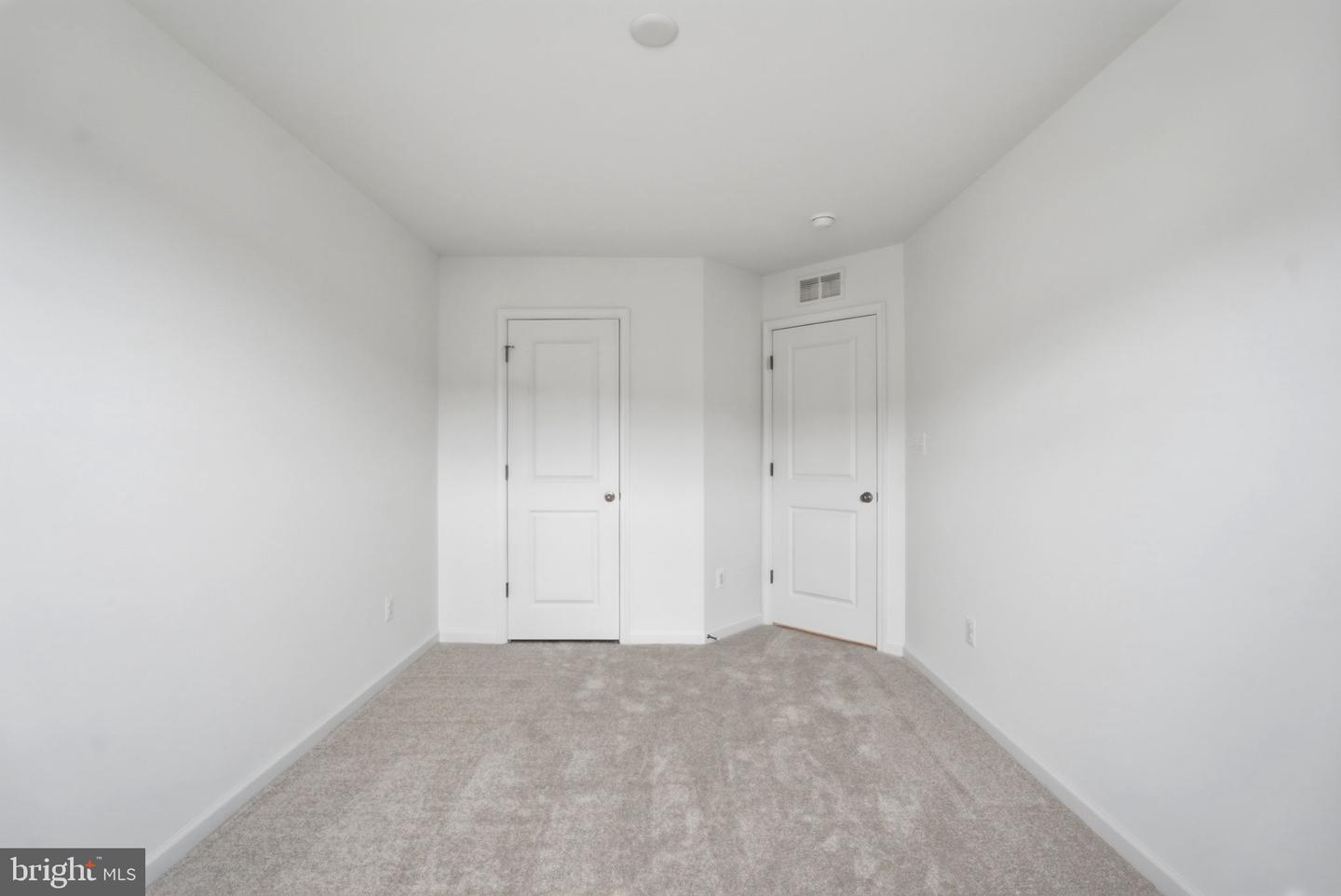 613 Slick Ter Property Photo 23