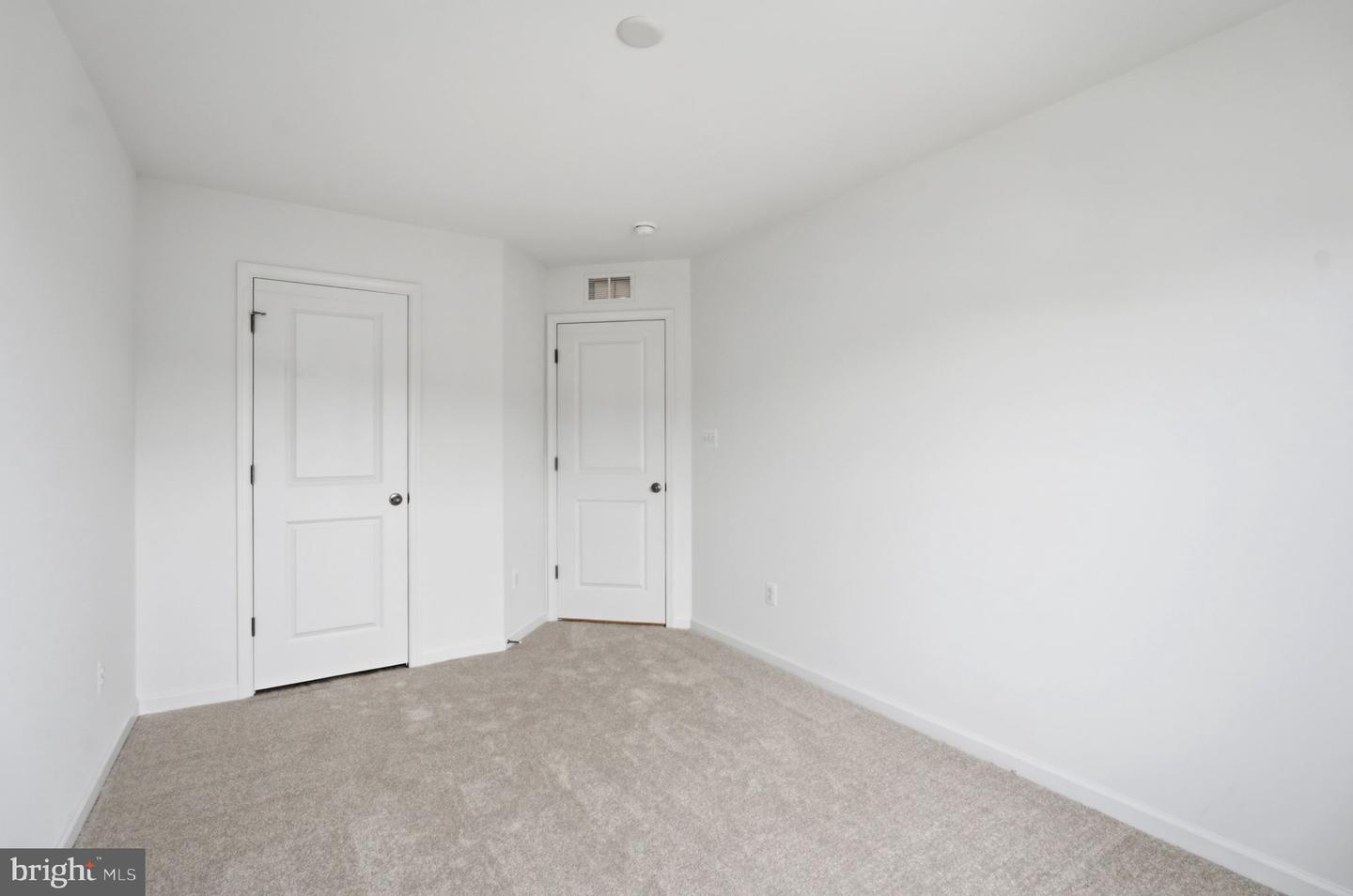 613 Slick Ter Property Photo 24