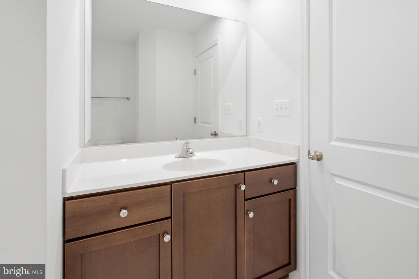 613 Slick Ter Property Photo 27