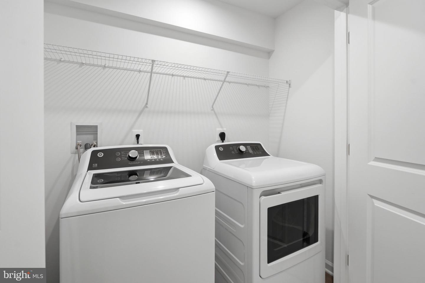 613 Slick Ter Property Photo 30