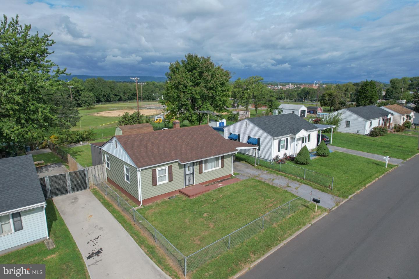 626 State Cir Property Photo 1