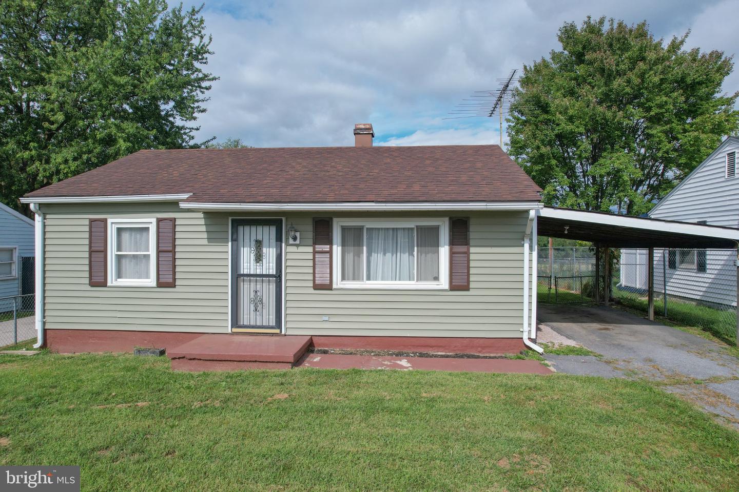 626 State Cir Property Photo 2