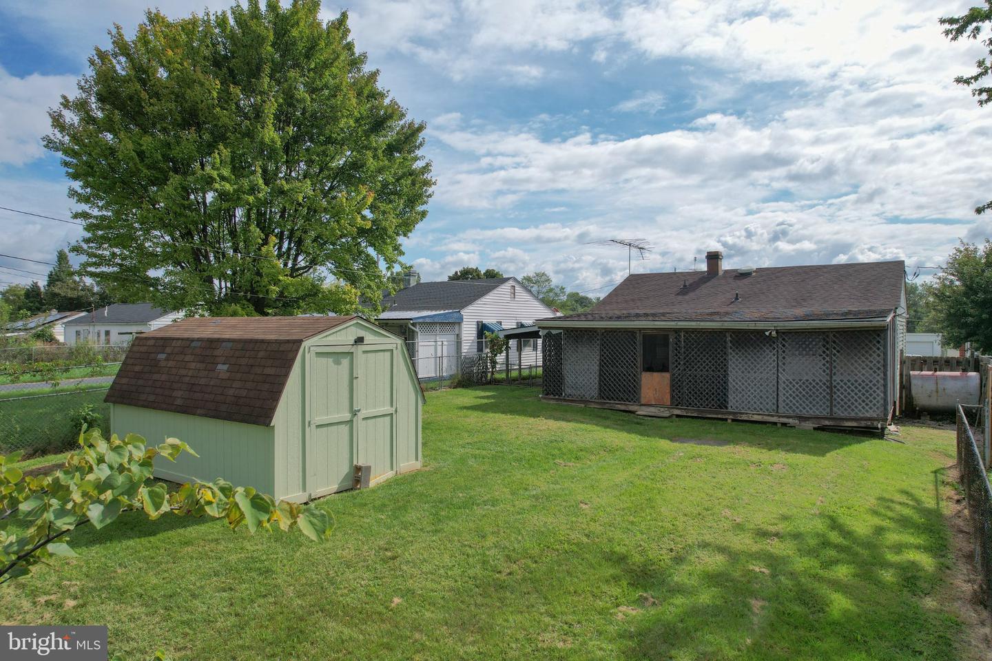 626 State Cir Property Photo 4