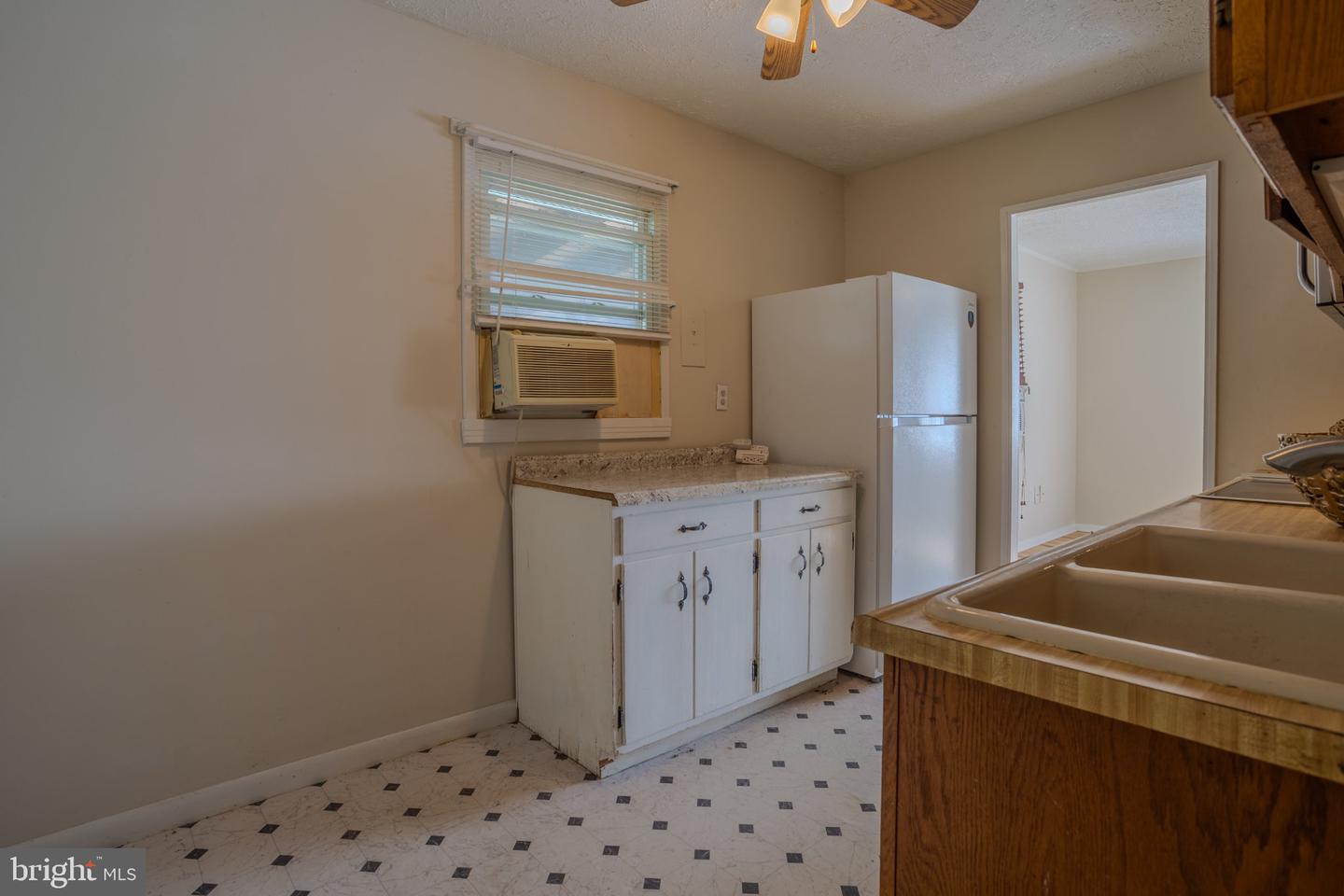 626 State Cir Property Photo 9
