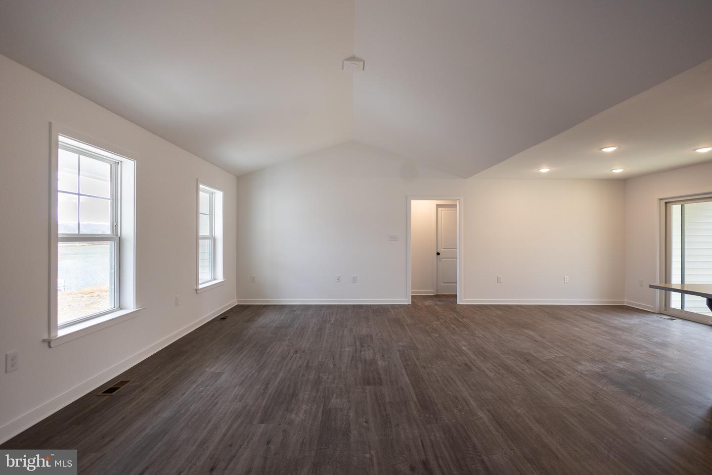 1091 Loop Rd Property Photo 9