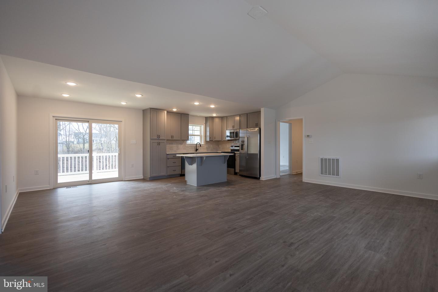 1091 Loop Rd Property Photo 11