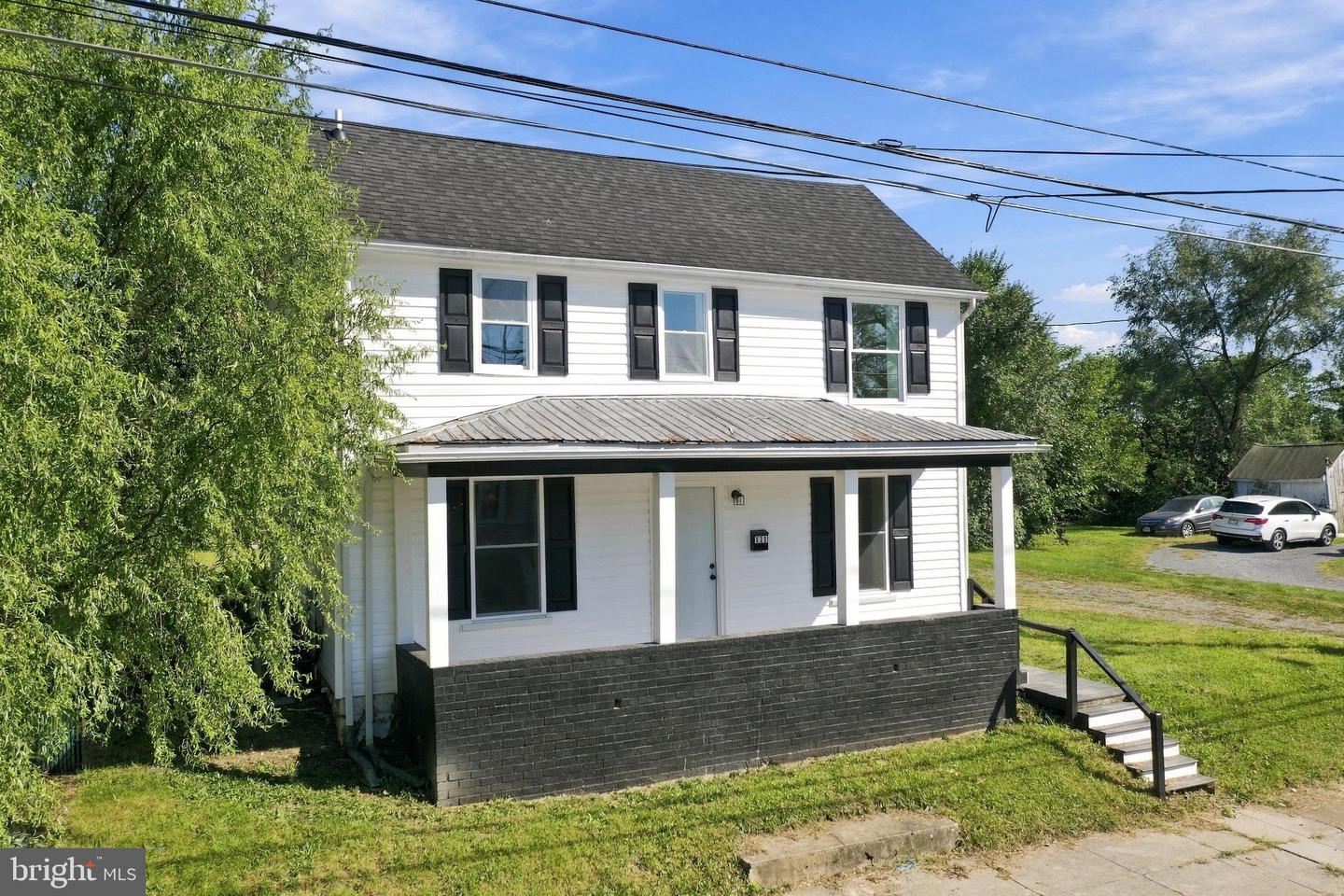 111 N High St Property Photo 3