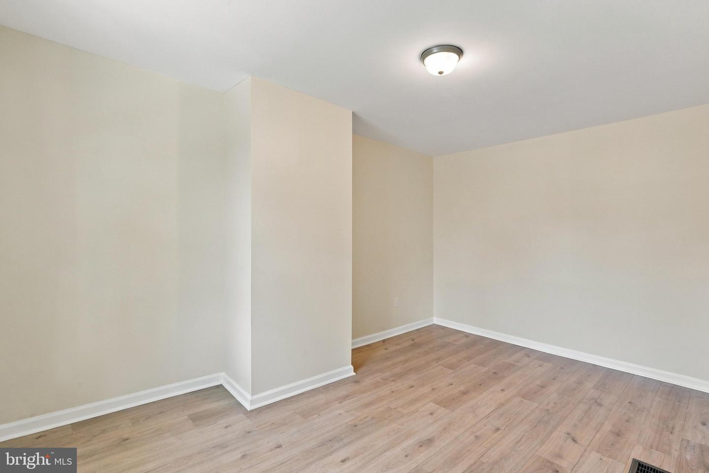 111 N High St Property Photo 8