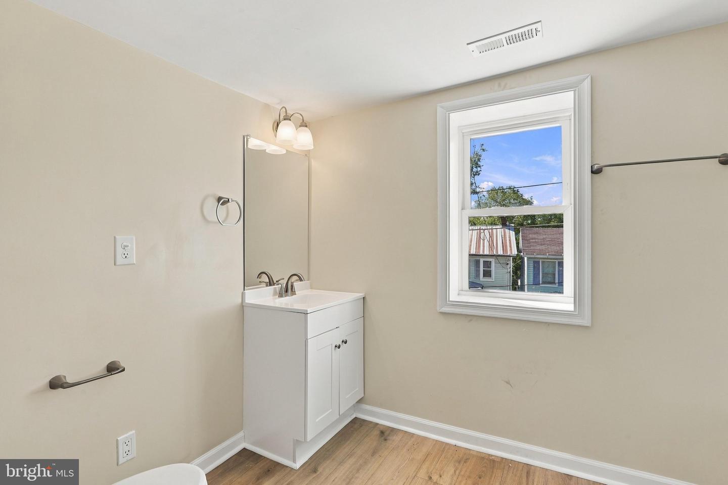 111 N High St Property Photo 21