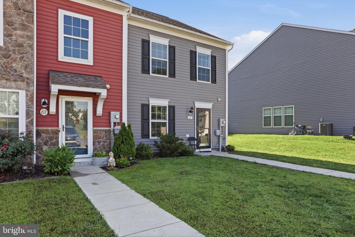 65 Darien Dr Property Photo 2