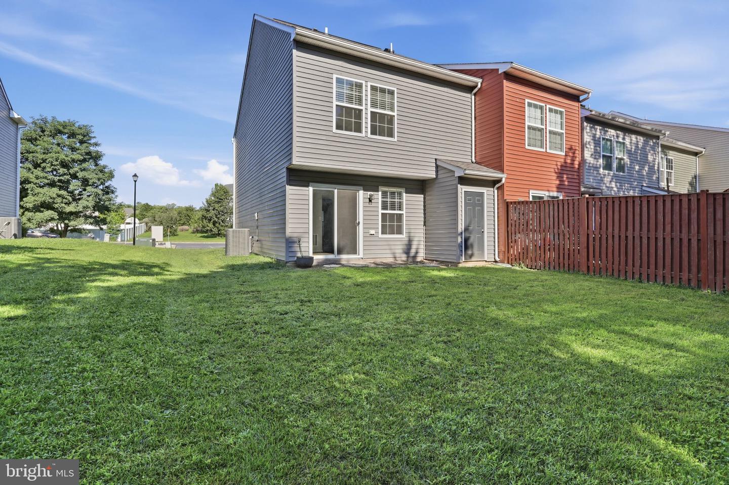 65 Darien Dr Property Photo 6