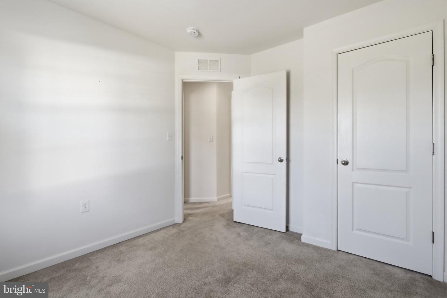65 Darien Dr Property Photo 8