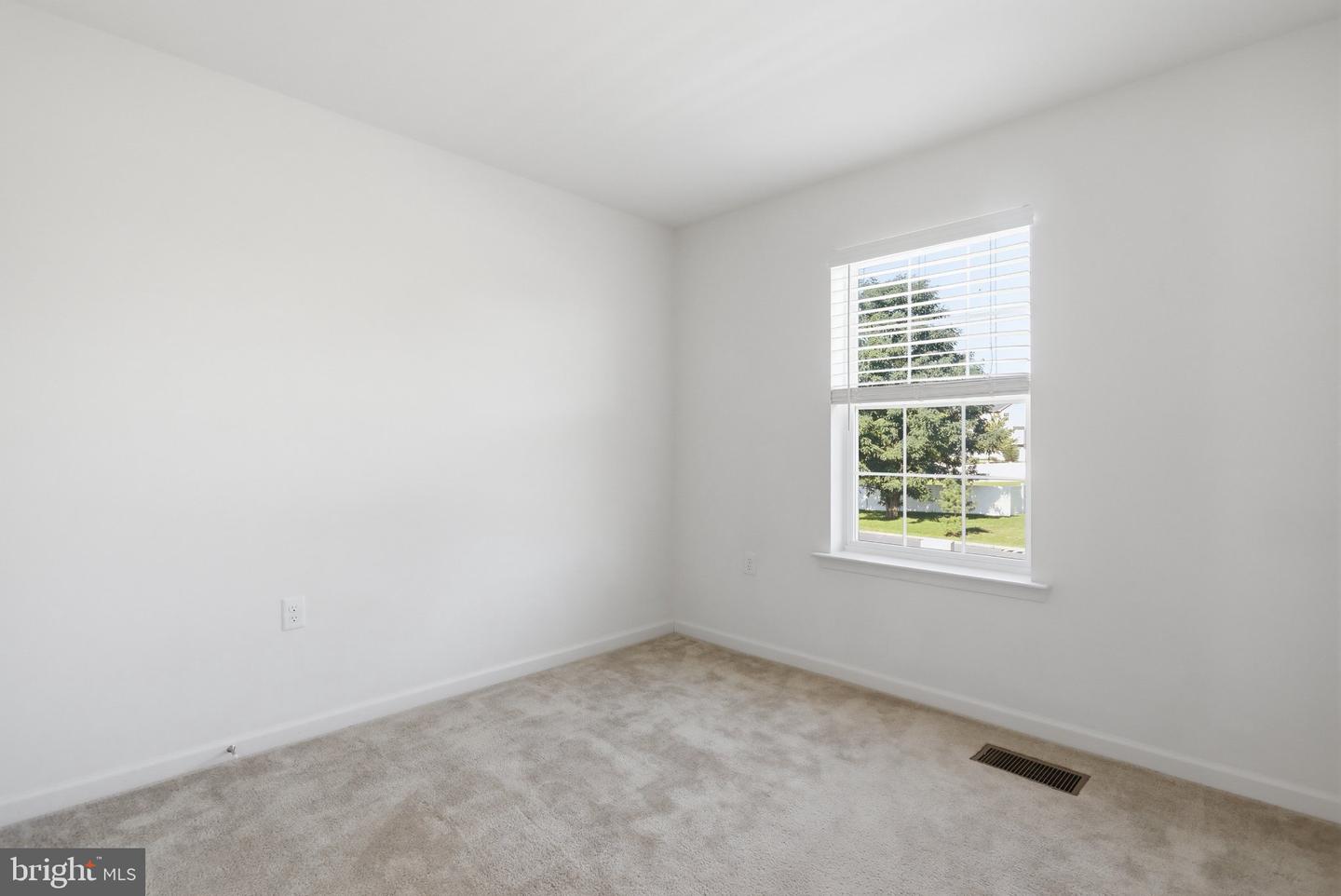 65 Darien Dr Property Photo 9