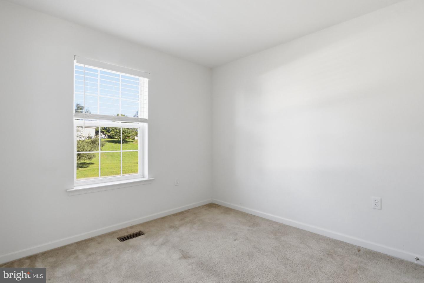 65 Darien Dr Property Photo 12