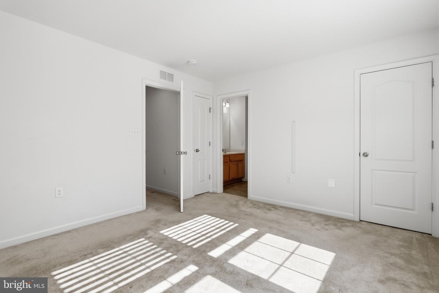 65 Darien Dr Property Photo 16
