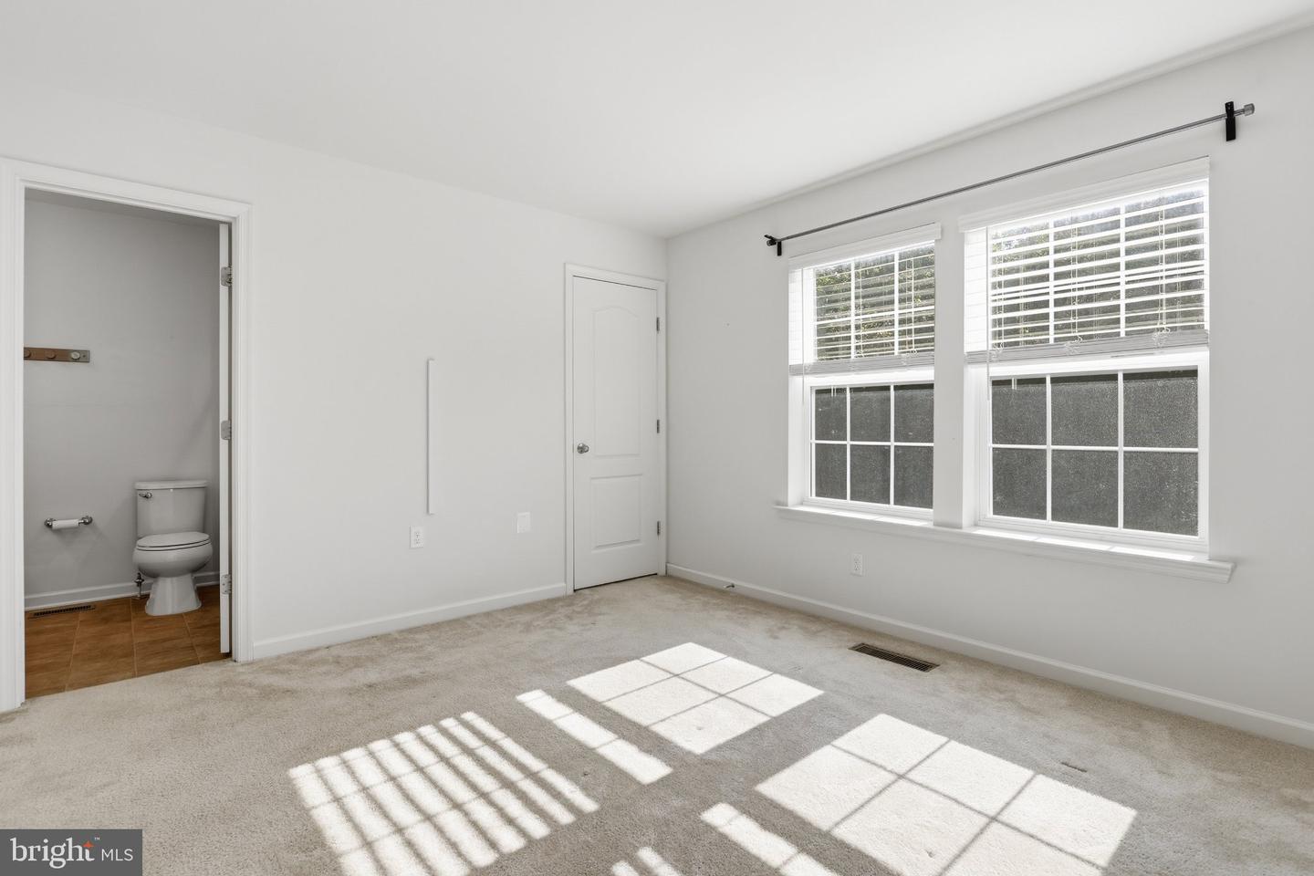 65 Darien Dr Property Photo 18