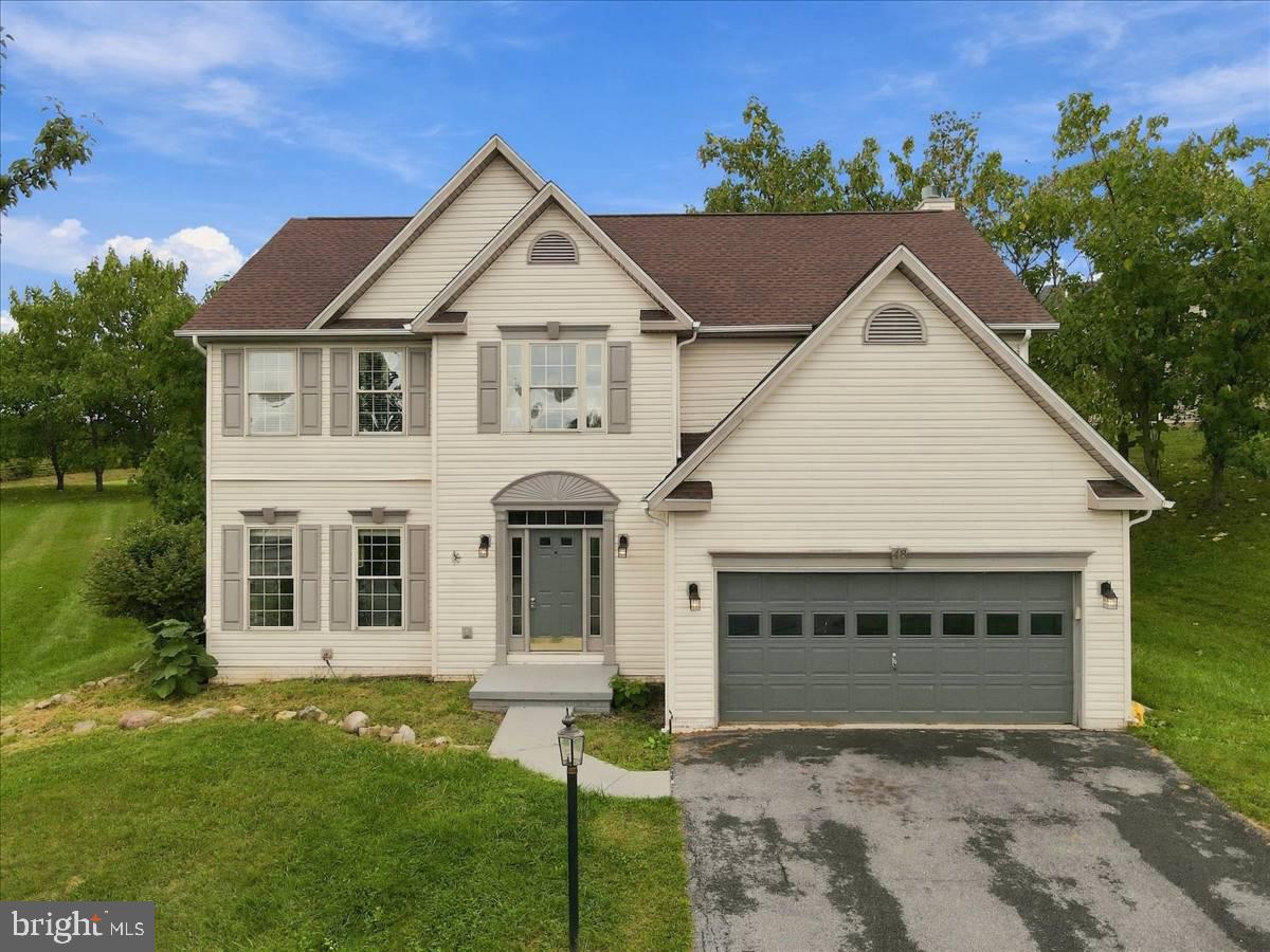 48 LANSING CT Property Photo 1
