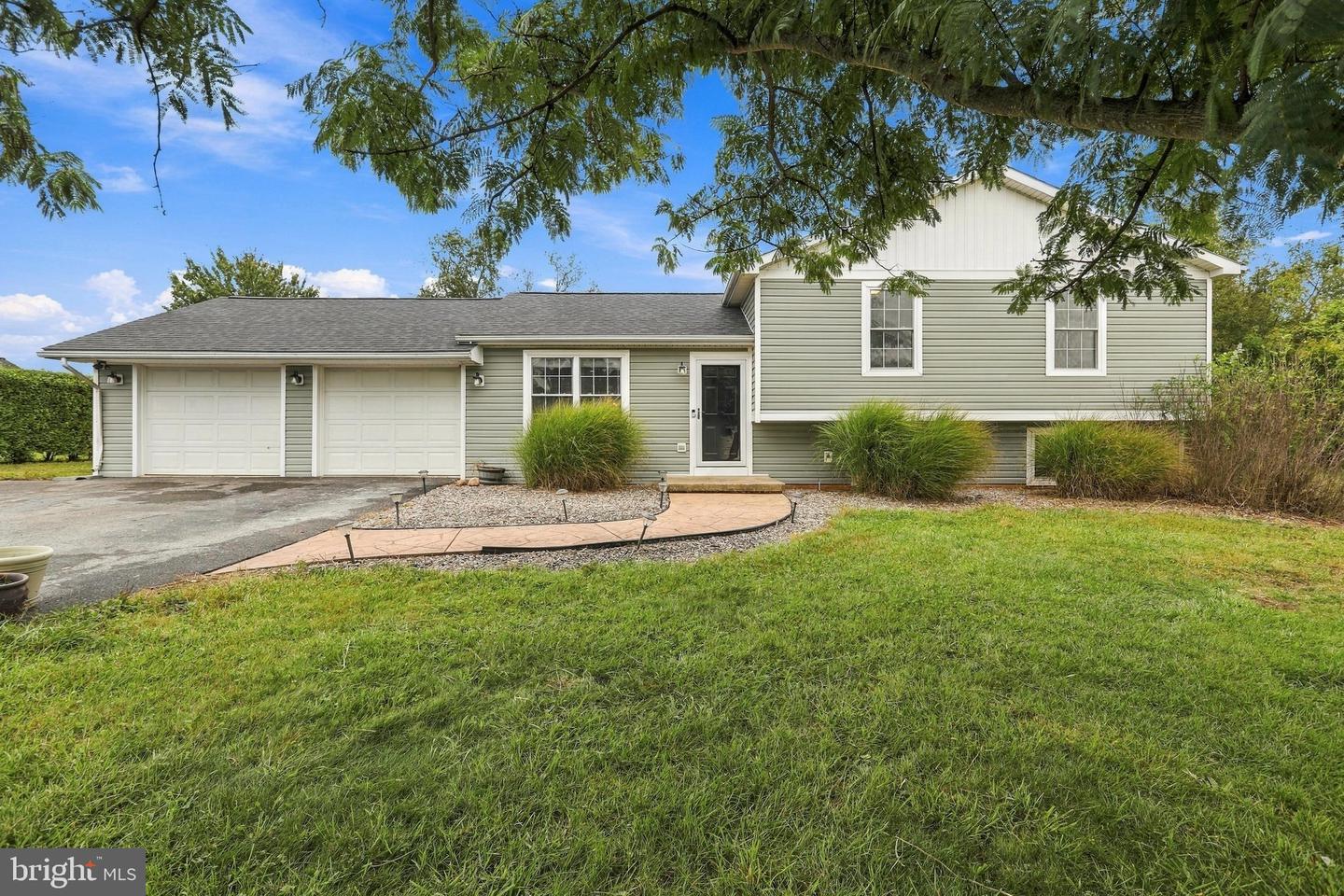 110 Left St Property Photo 1