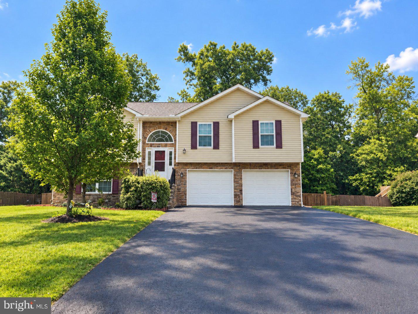 29 LURE CT Property Photo 1