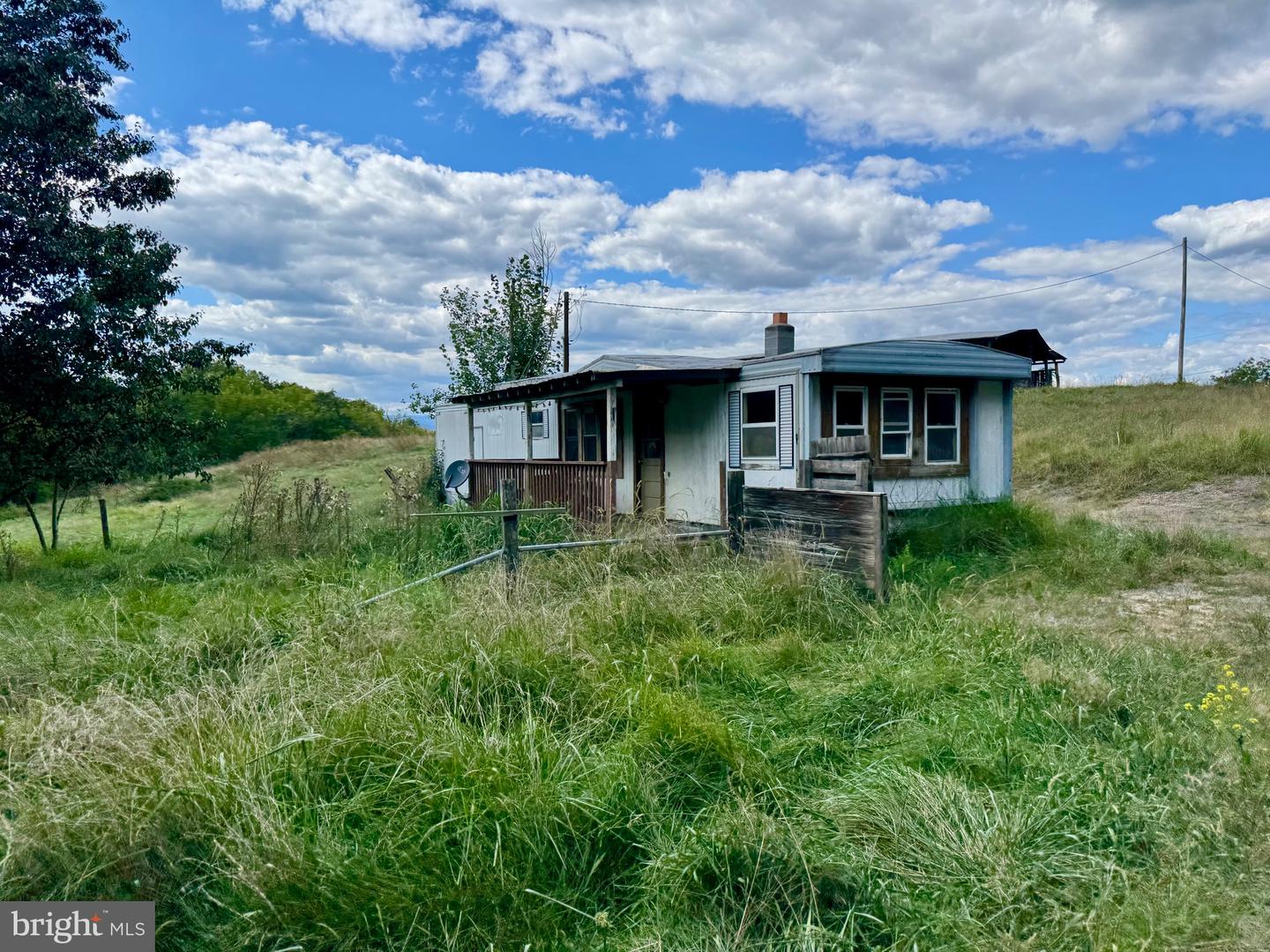 1030 Kites Rd Property Photo 4