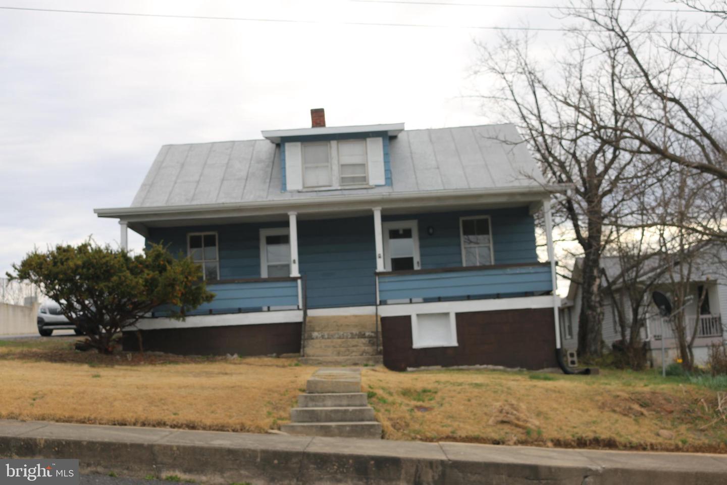 216 N Main St Property Photo 2