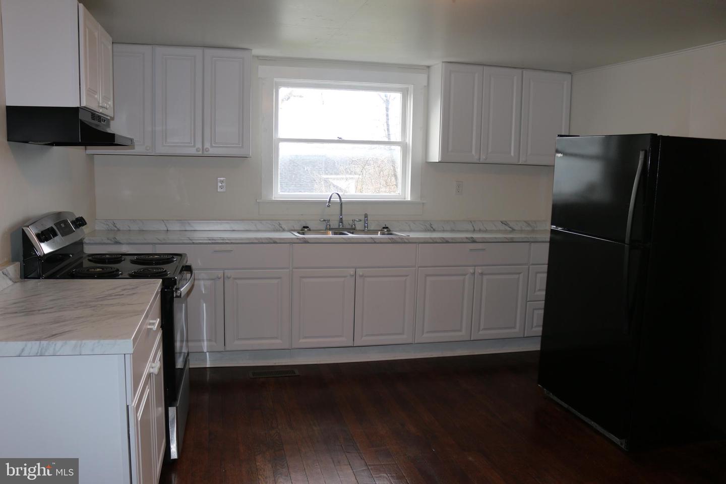 216 N Main St Property Photo 6