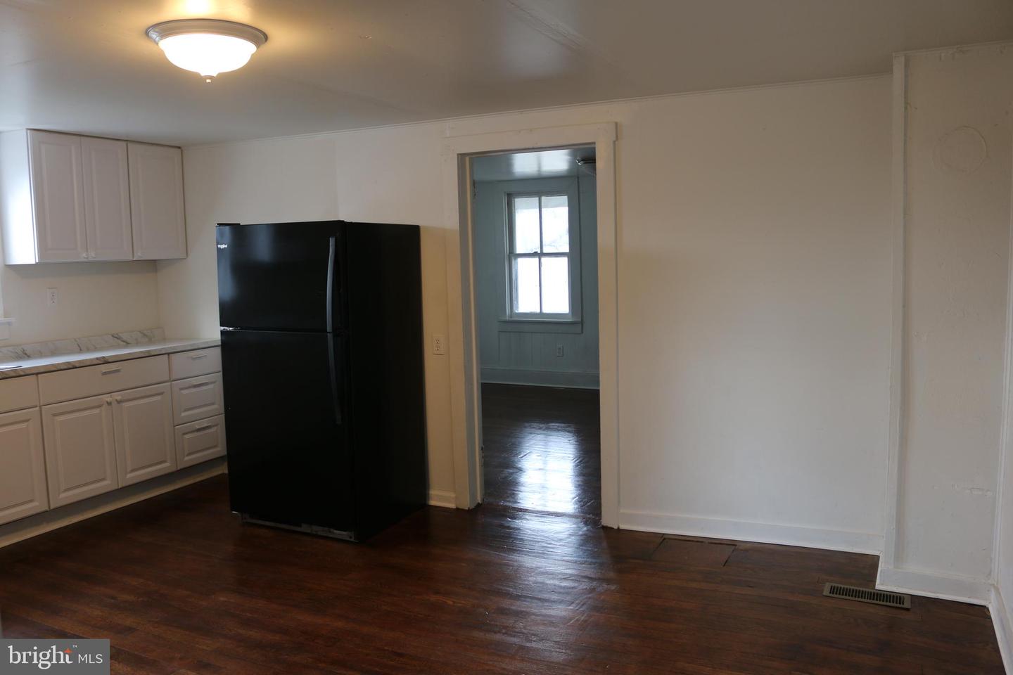 216 N Main St Property Photo 9