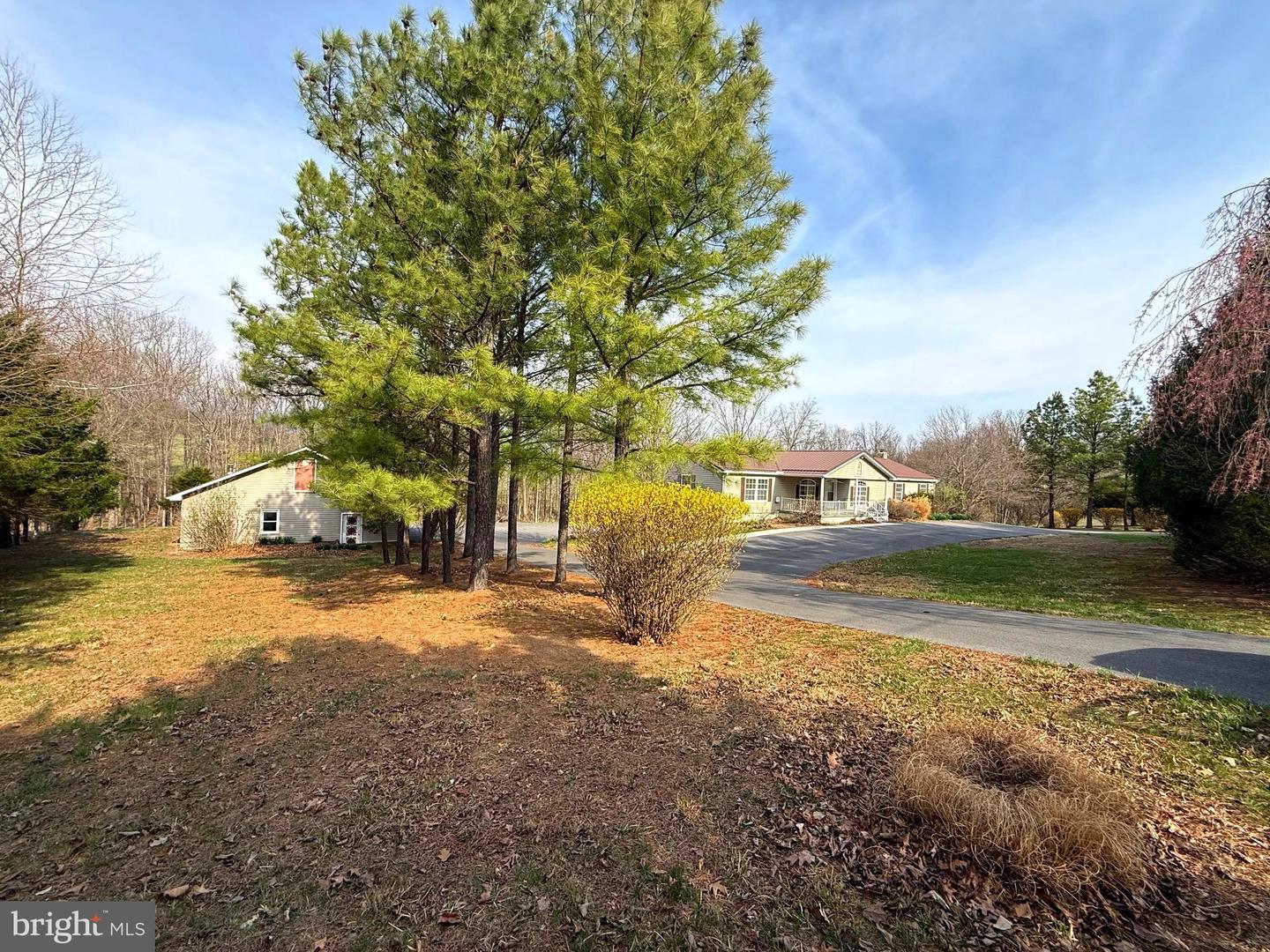 401 Nighthawk Dr Property Photo 2