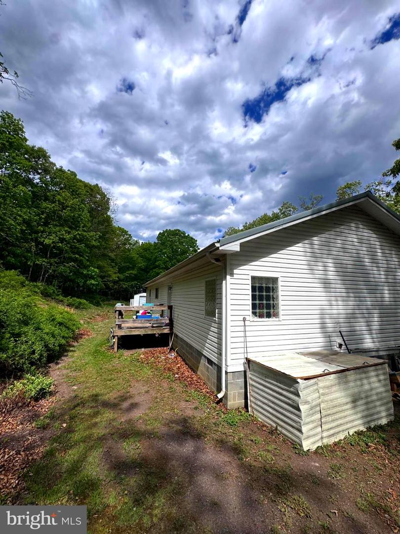 155 Foxdale Ln Property Photo 3