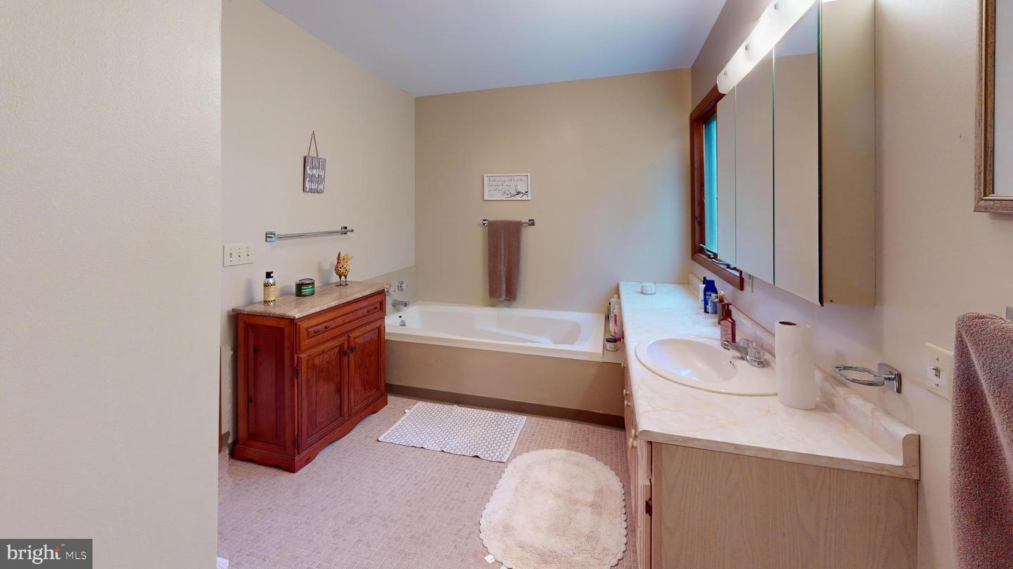 500 Maryvale Ln Property Photo 36