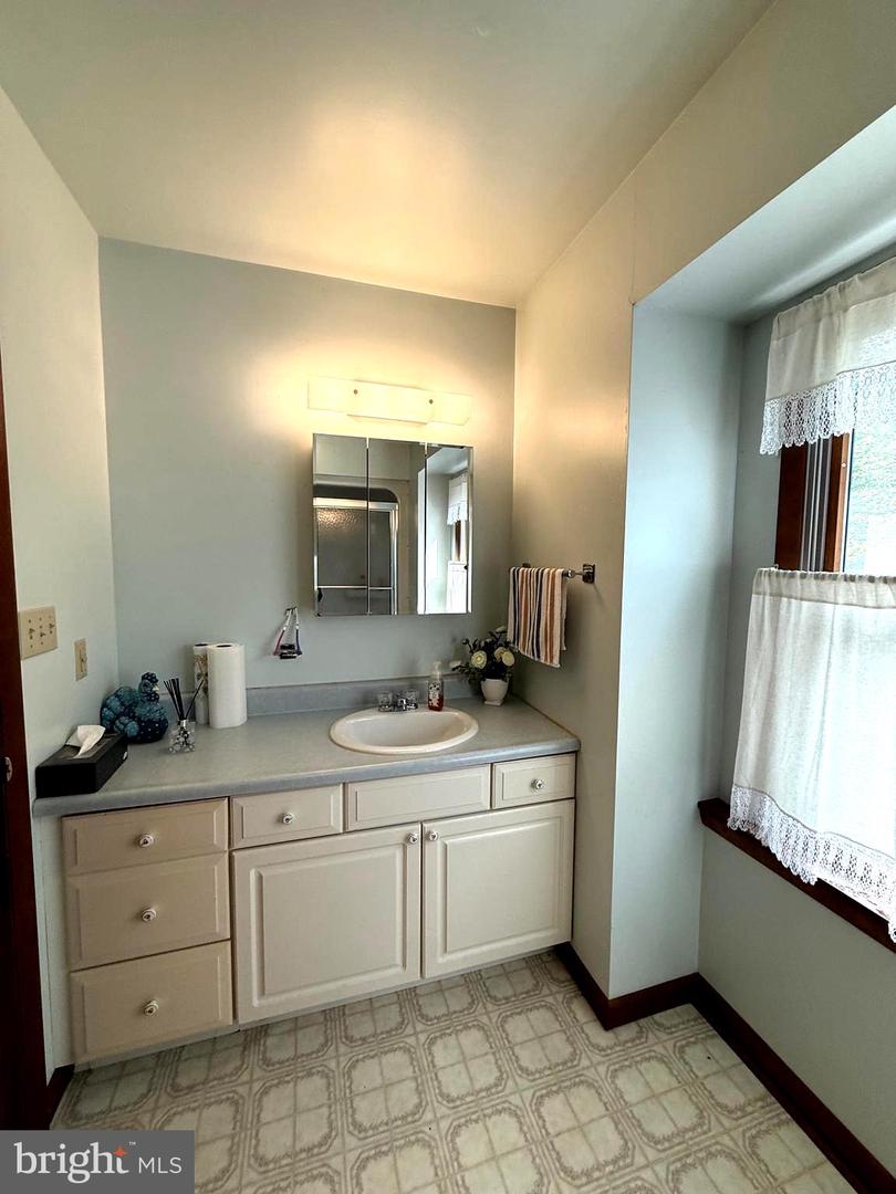 500 Maryvale Ln Property Photo 49