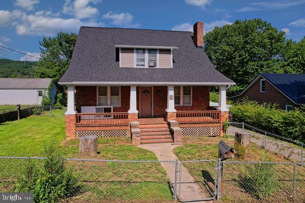125 Pine St Property Photo 1
