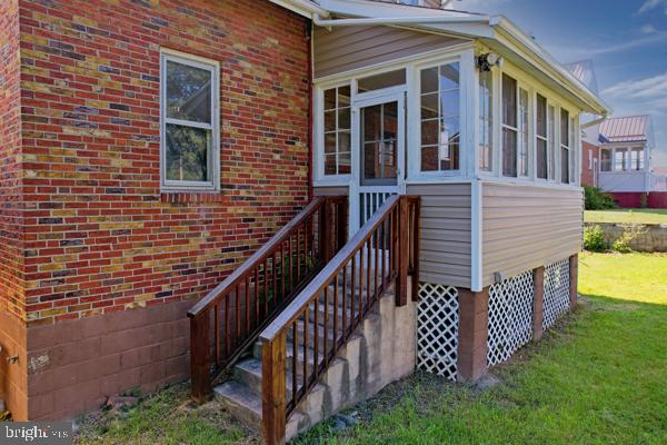 125 Pine St Property Photo 6