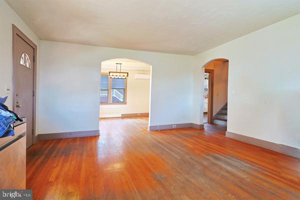 125 Pine St Property Photo 7