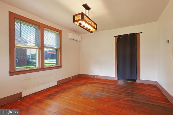 125 Pine St Property Photo 11