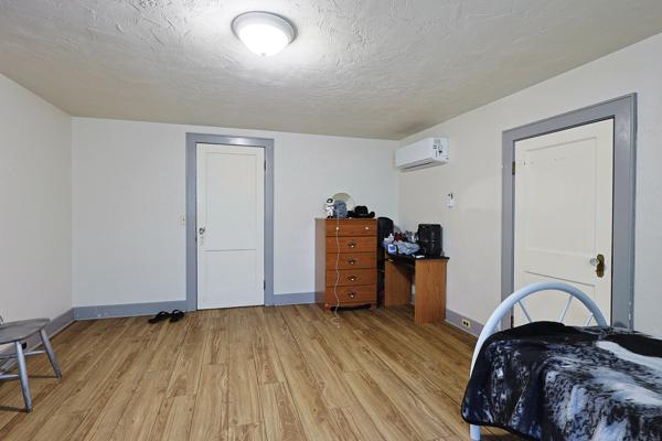 125 Pine St Property Photo 25