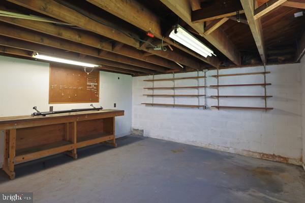 125 Pine St Property Photo 28
