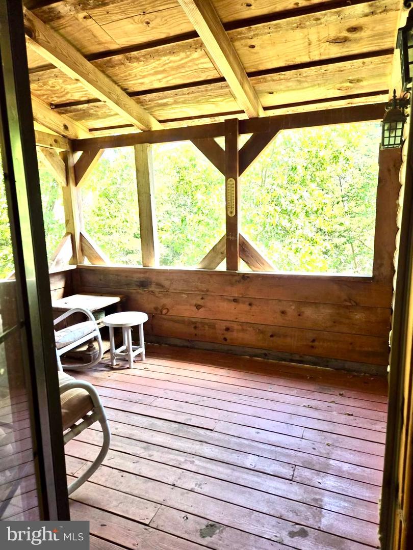 219 Fox Squirrel Ln Property Photo 14