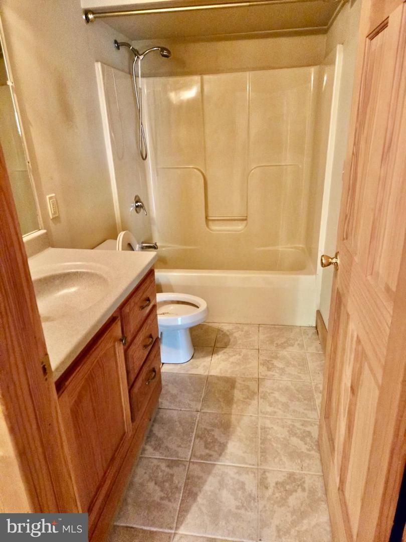 219 Fox Squirrel Ln Property Photo 18