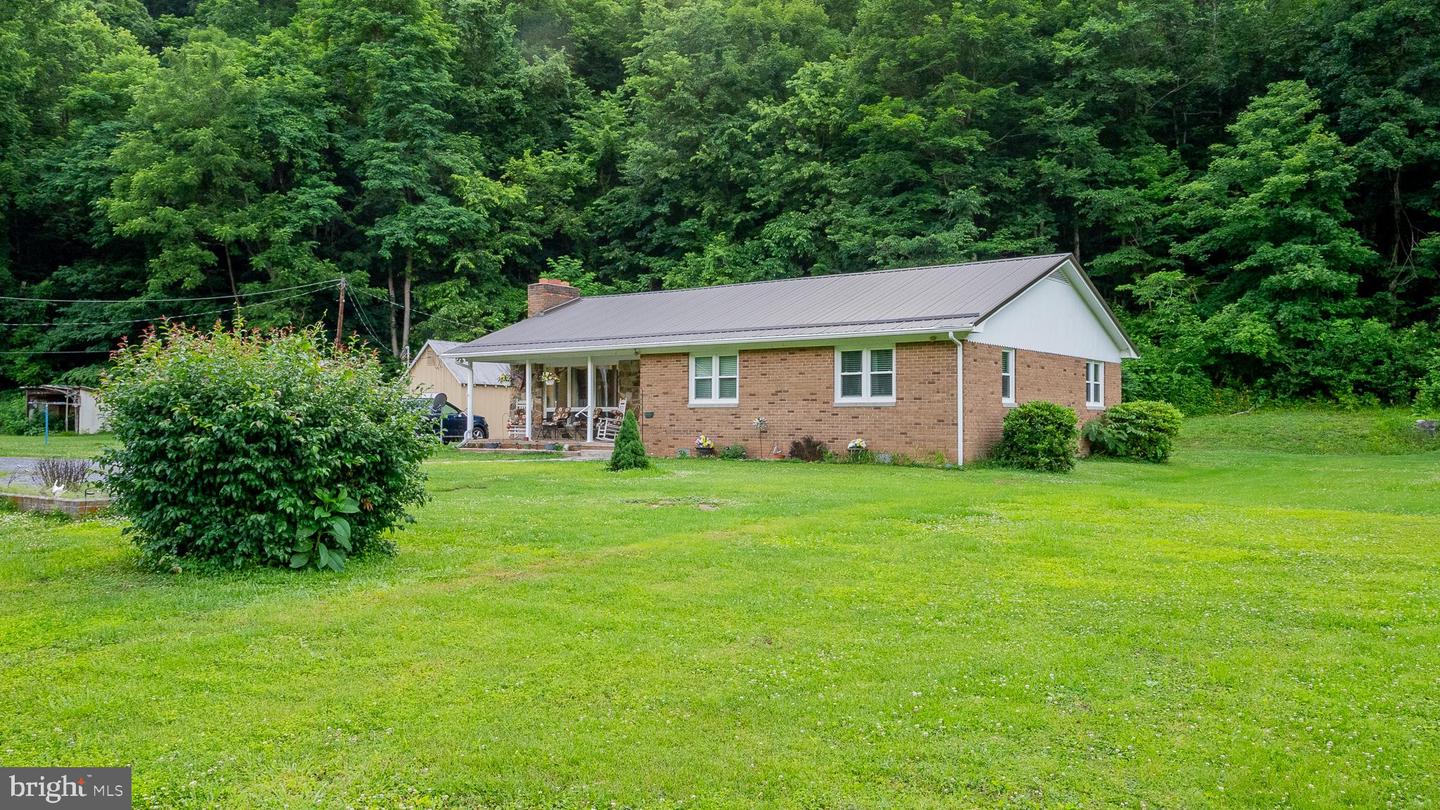 8462 N Fork Hwy Property Photo 1