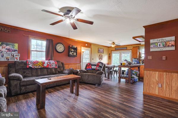 98 Noreaster Dr Property Photo 3