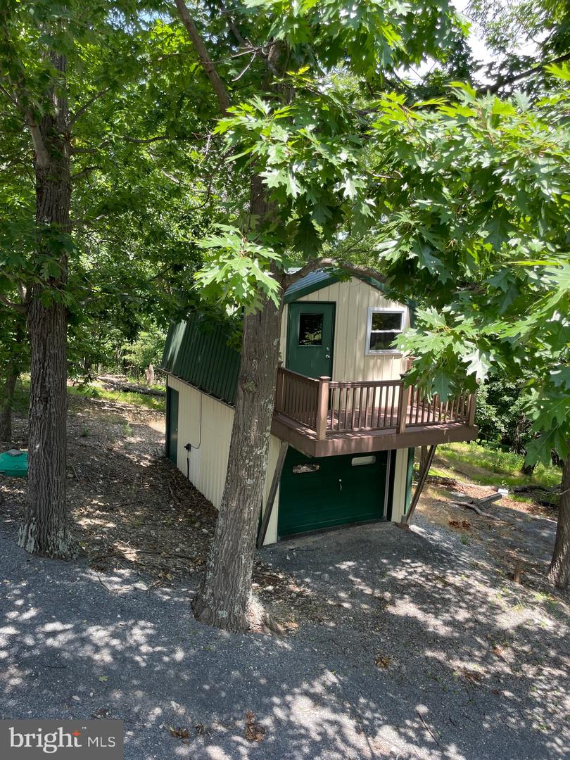 219 Eby Dr Property Photo 16