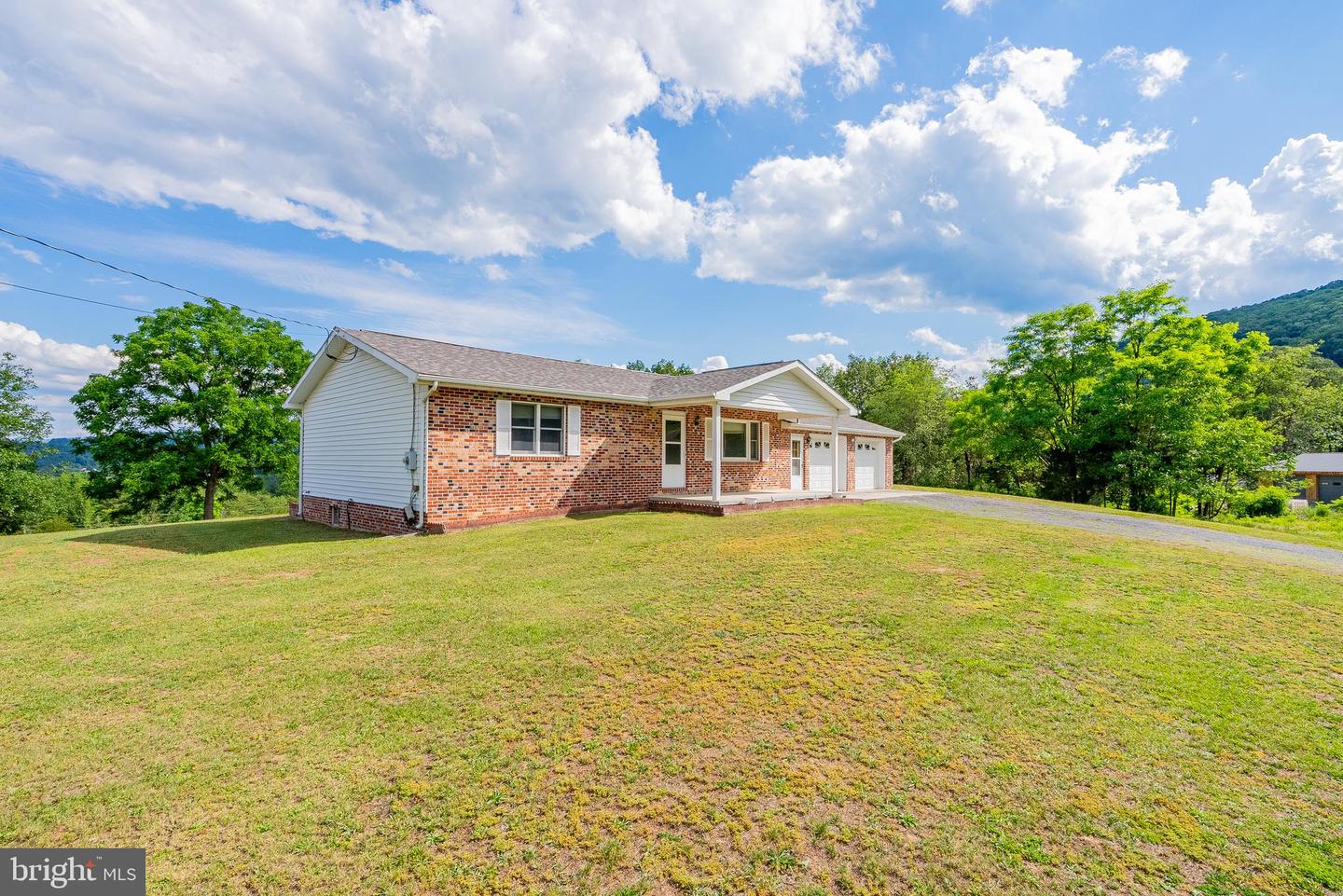 162 Stratus Dr Property Photo 4