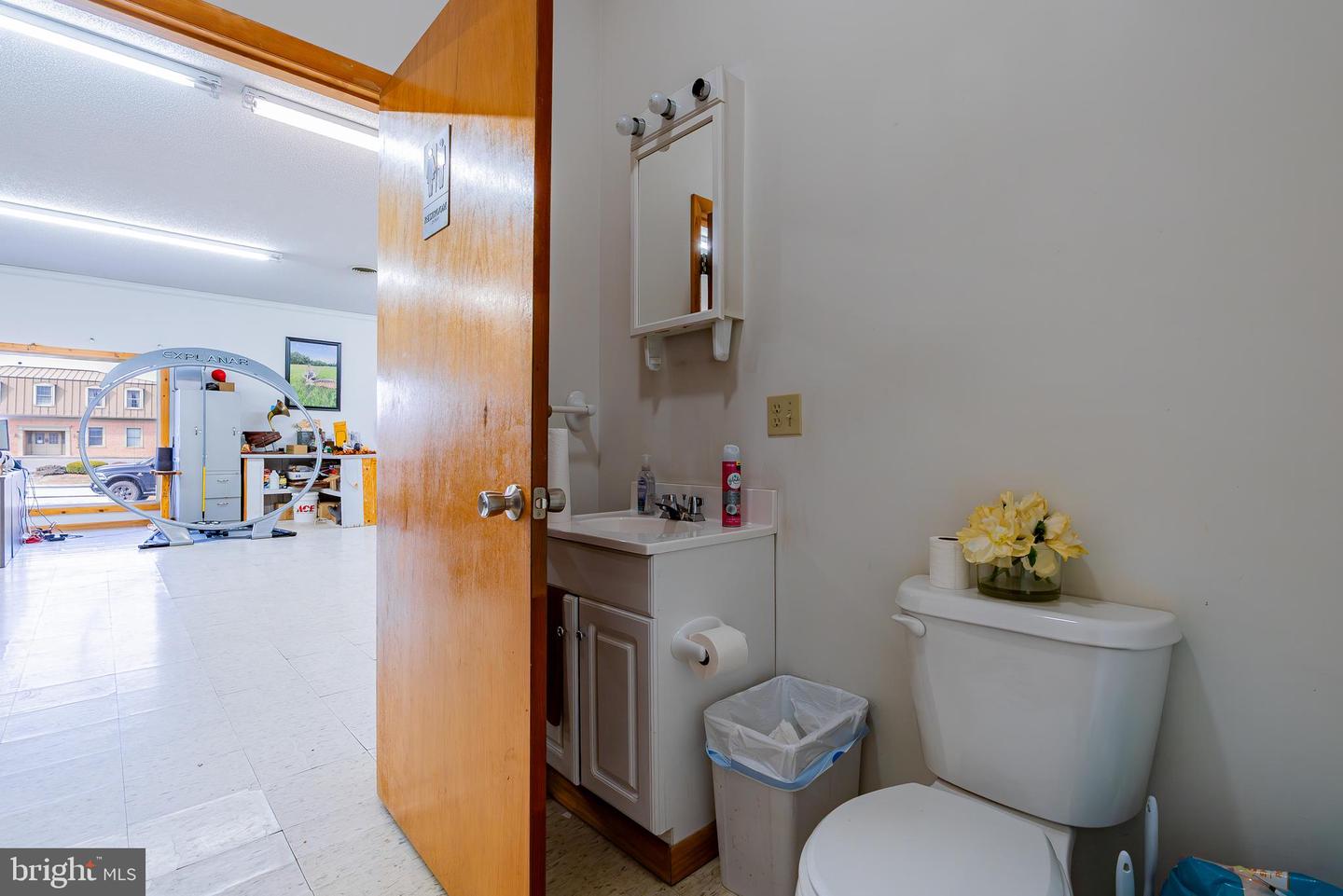 93 S Grove St #1-2 Property Photo 32